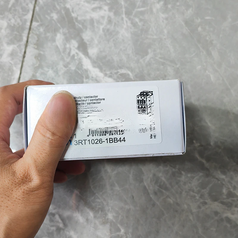 Brandneu und original 3RT1026-1BB44