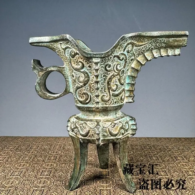 Unearthed old pulp bronze green rust Shangzhou jazz cup Suzaku phoenix bird pattern ancient wine glass Father Xinjue bronze cup