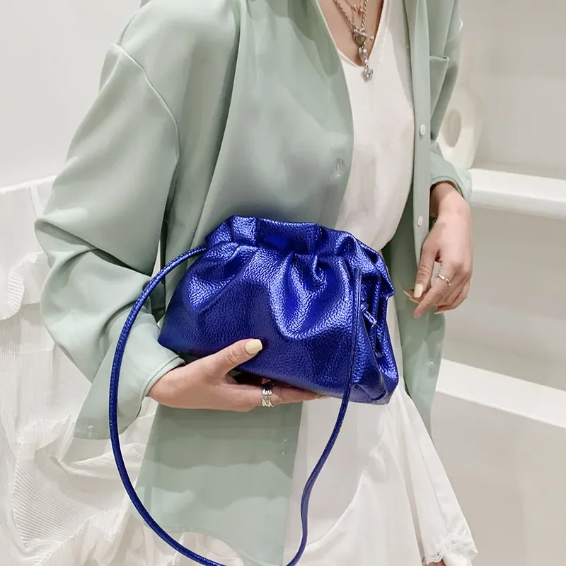 2024 Luxurious Gold For Women Leather Hobos Retro Cloud Crossbody Small PhoneDesign Clutch Clip bag Female Bolsa
