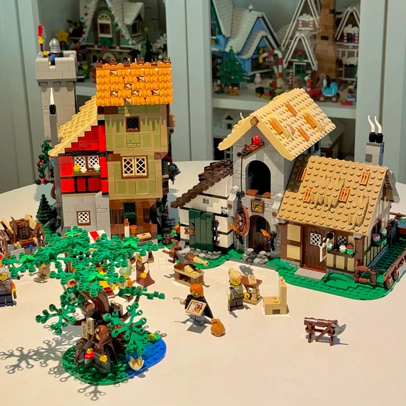 3304PCS In Stock Medieval Town Square DIY Puzzle Toys 10332 Bricks European Architecture Birthday Gifts For Adults