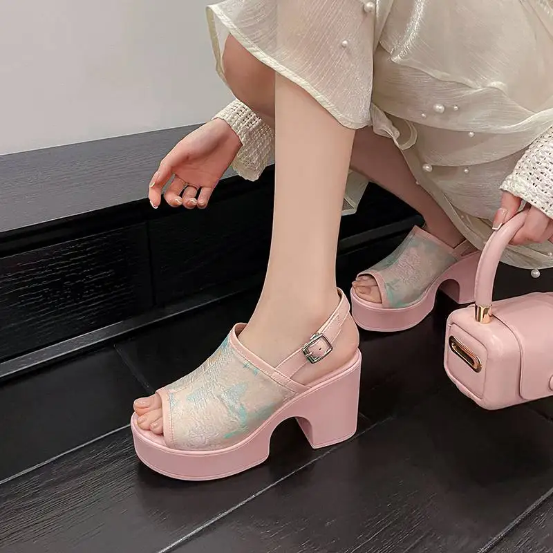 Krazing Pot Embroidered Fabric Superstar Super High Heels Peep Toe Summer Buckle Straps European Platform Modern Women Sandals