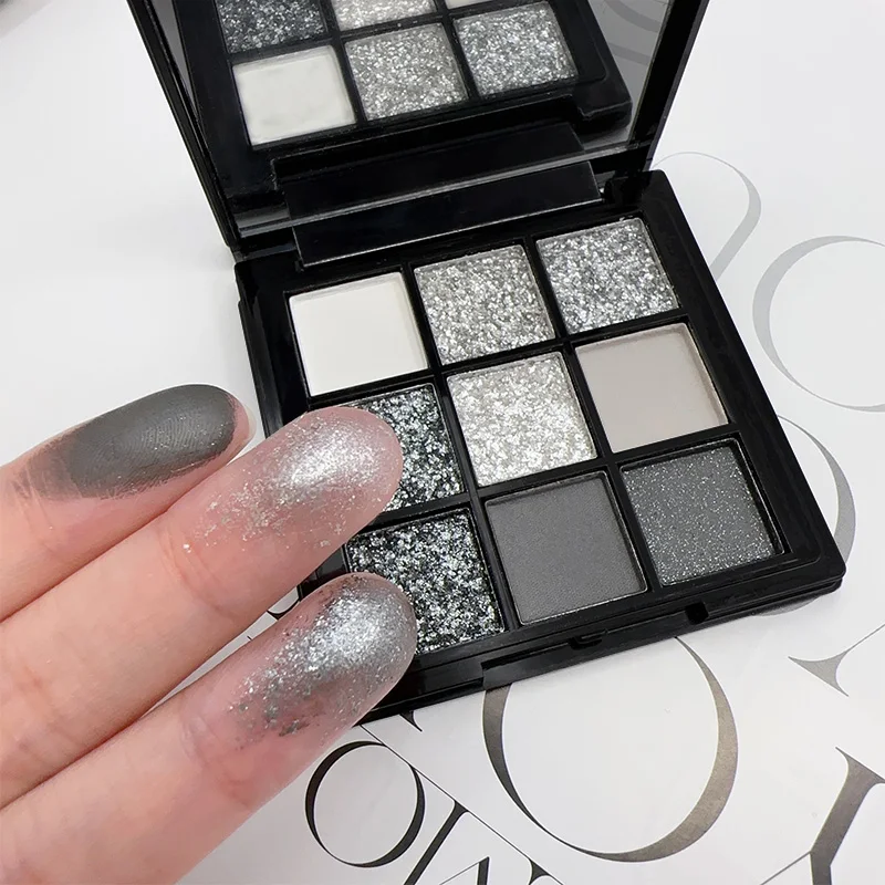 Paleta de sombras de ojos ahumadas de 9 tonos, gris oscuro, mate blanco-gris, tonos brillantes, acabado natural suave, maquillaje de festival, mate perla