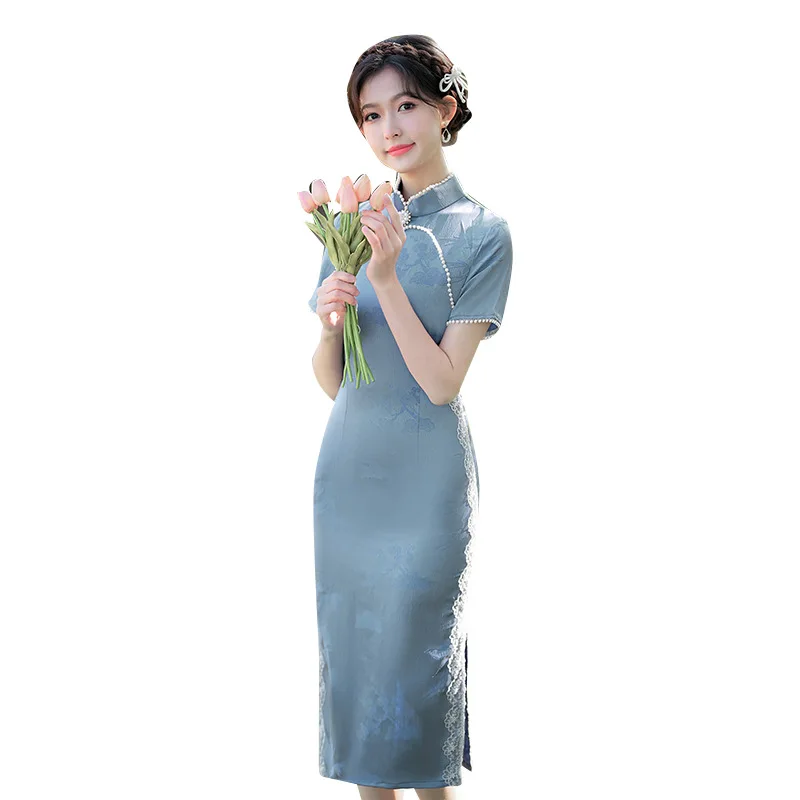 2024 ฤดูใบไม้ผลิและฤดูร้อนจีน Cheongsam ดอกไม้หัวไชเท้ายาวส่วนด้านข้างแปดปุ่มคอ Retro ผู้หญิง Qiapo ชุด