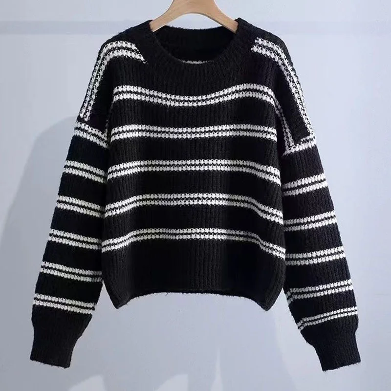 New Autumn/Winter Fashion Trend Stripe Color Matching Round Neck Short Versatile Loose Reducing Age Women\'s Knitted Sweater