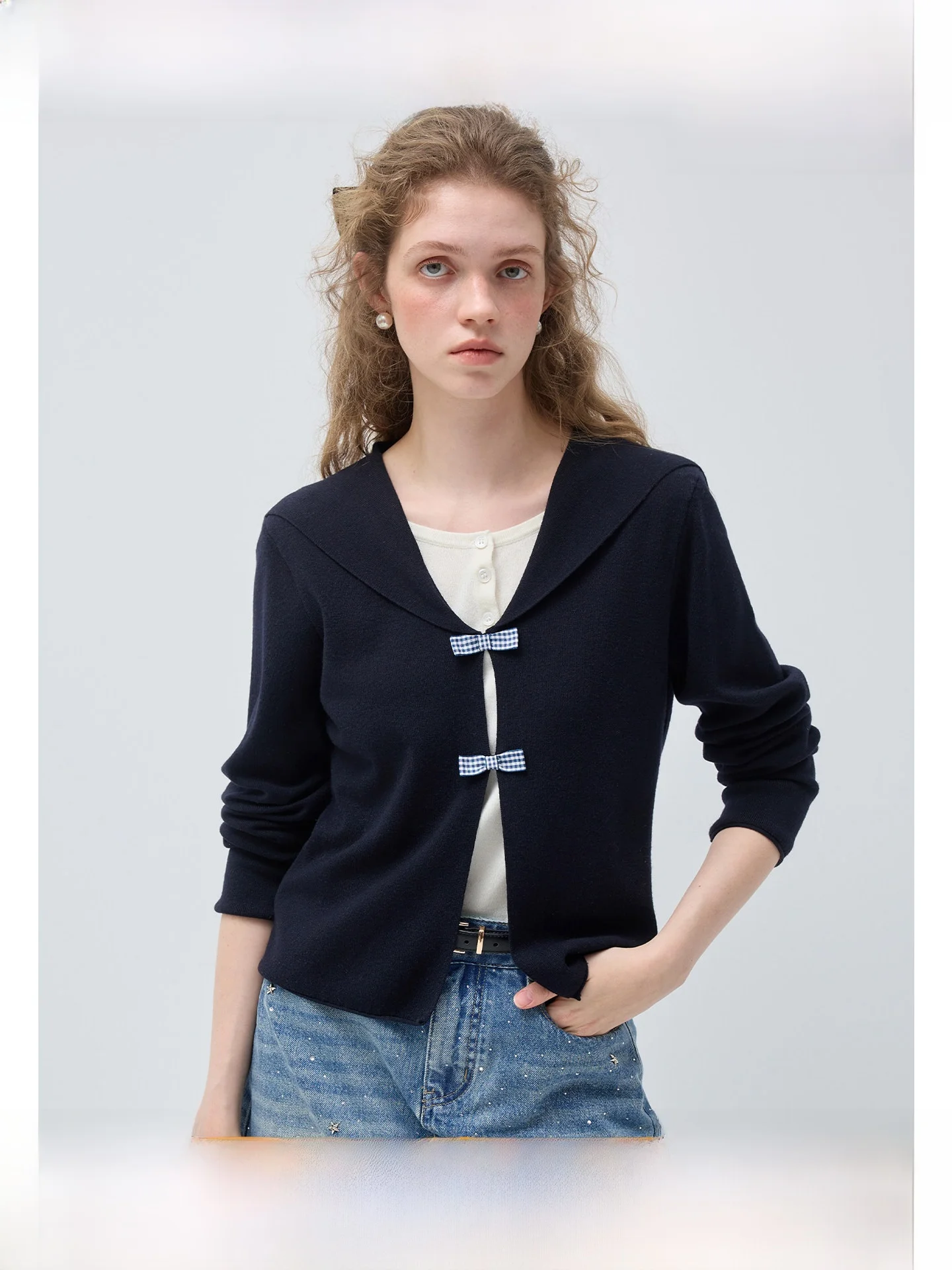 

Корейский шерстяной вязаный свитер с узлом на горловине, имитация двухслойности, с темно-синим воротником, женский весенний модный топ