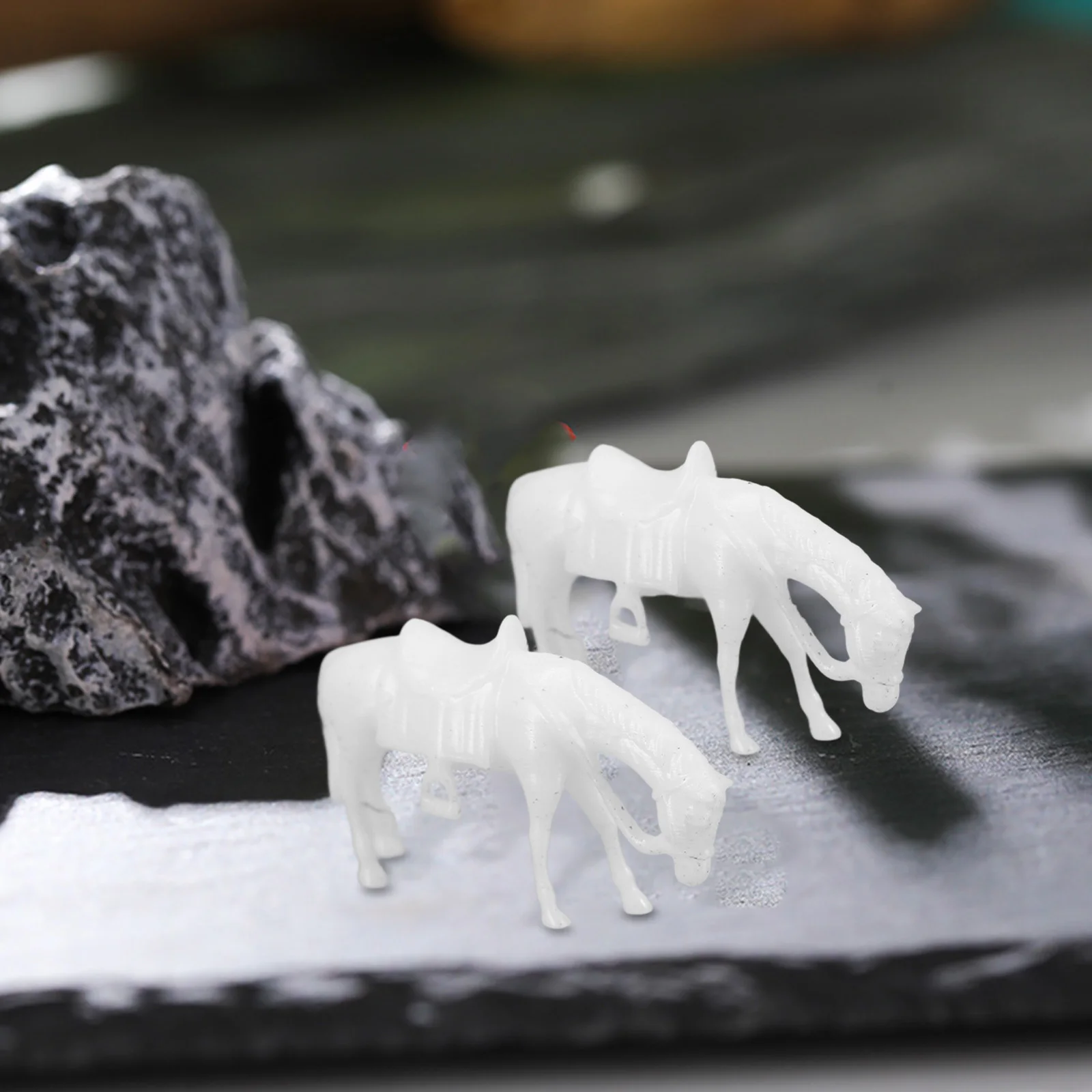 

3pcs Mini Horse Resin Craft Exquisitely Detailed Standing Horse Decoration For Home Office Desk Bookshelf Cabinet Modern Animal