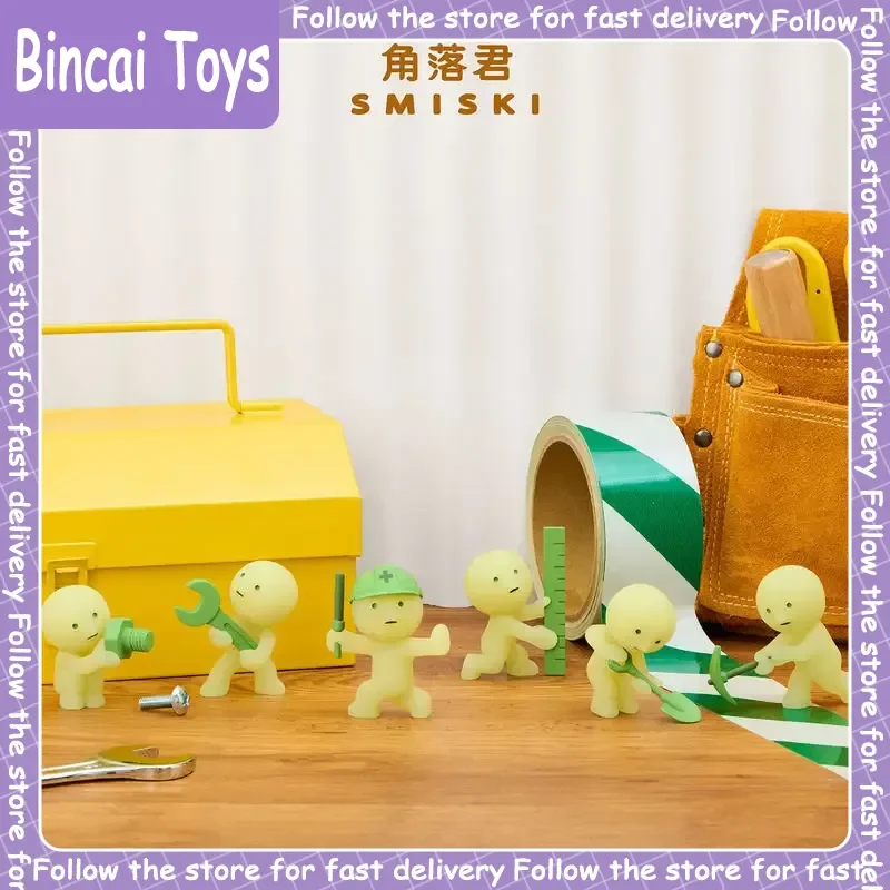 Smiski Original Serie Construcción, Caja Sorpresa que Brilla en la Oscuridad, Mini Elfo, Adorno para el Tablero del Coche, Coleccionable de Escritorio, Regalo de Moda