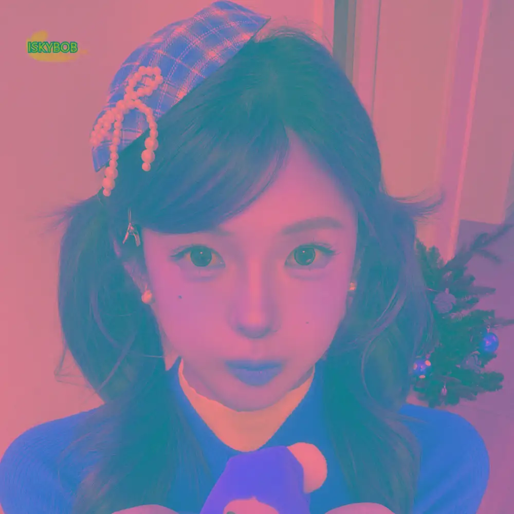 براقة قبعة فيدوراس قبعة مشبك شعر الأحمر بوم بوم الفاسناتور قبعة دبوس الشعر ندفة الثلج تألق زركونيا أفضل قبعة دبوس الشعر