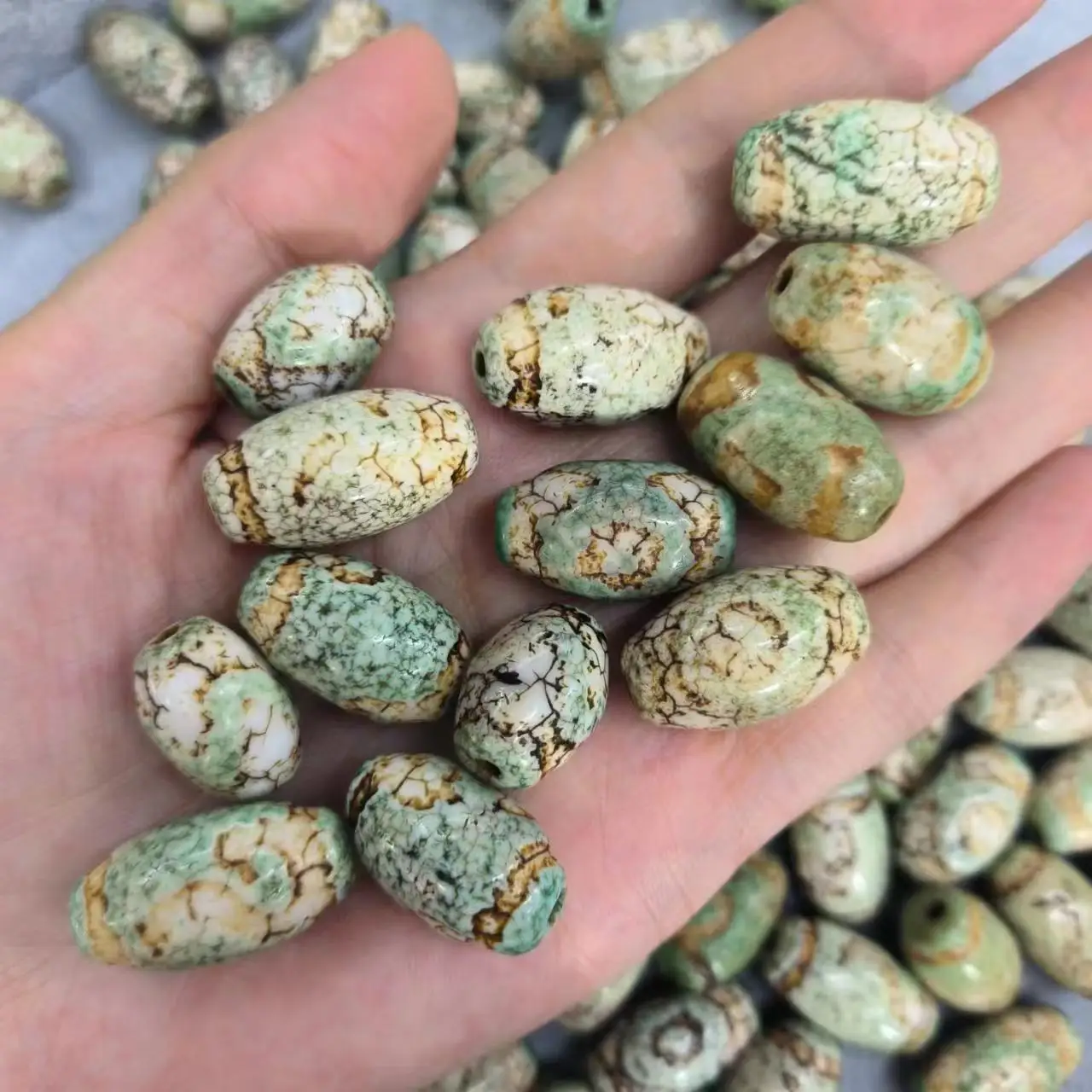 

114pcs/lot natural agate dzi wholesale highland barley green lightning dragon ancient carious patterns handmade beads jewelry