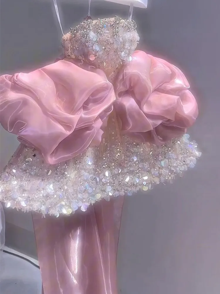 فستان وردي فاتح فاخر ذو صناعة ثقيلة مزين بالترتر لحفلات أعياد الميلاد #1
