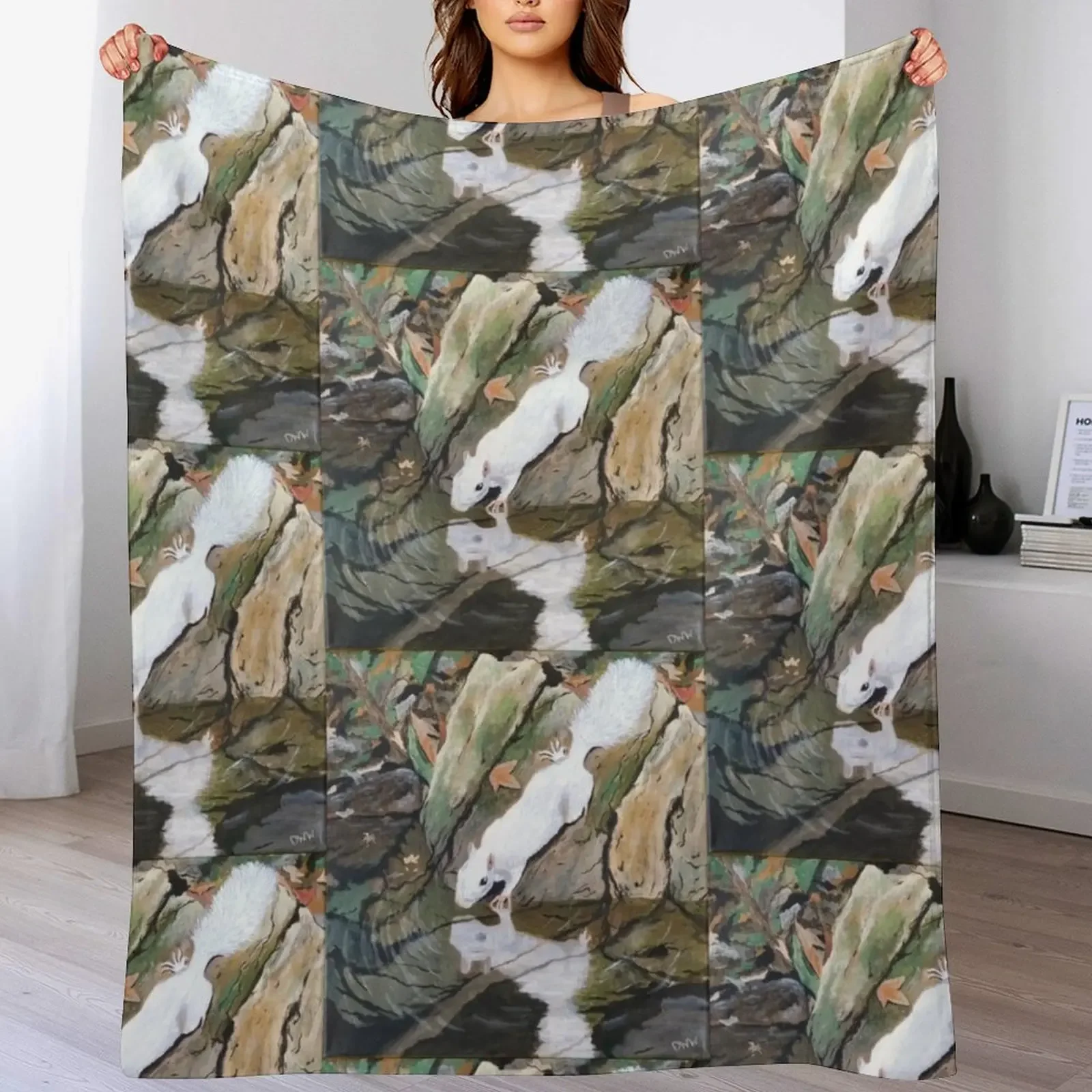 

Reflective White Squirrel Throw Blanket Soft Solid Color Blanket for Couch Bed