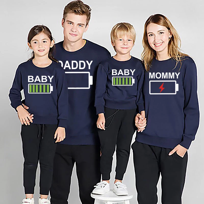 Mommy Daddy Baby Battery Pattern Funny Family Matching Hoodies Dad Mom and Daughter Son Suit Lovely Family Look Sweatshirt