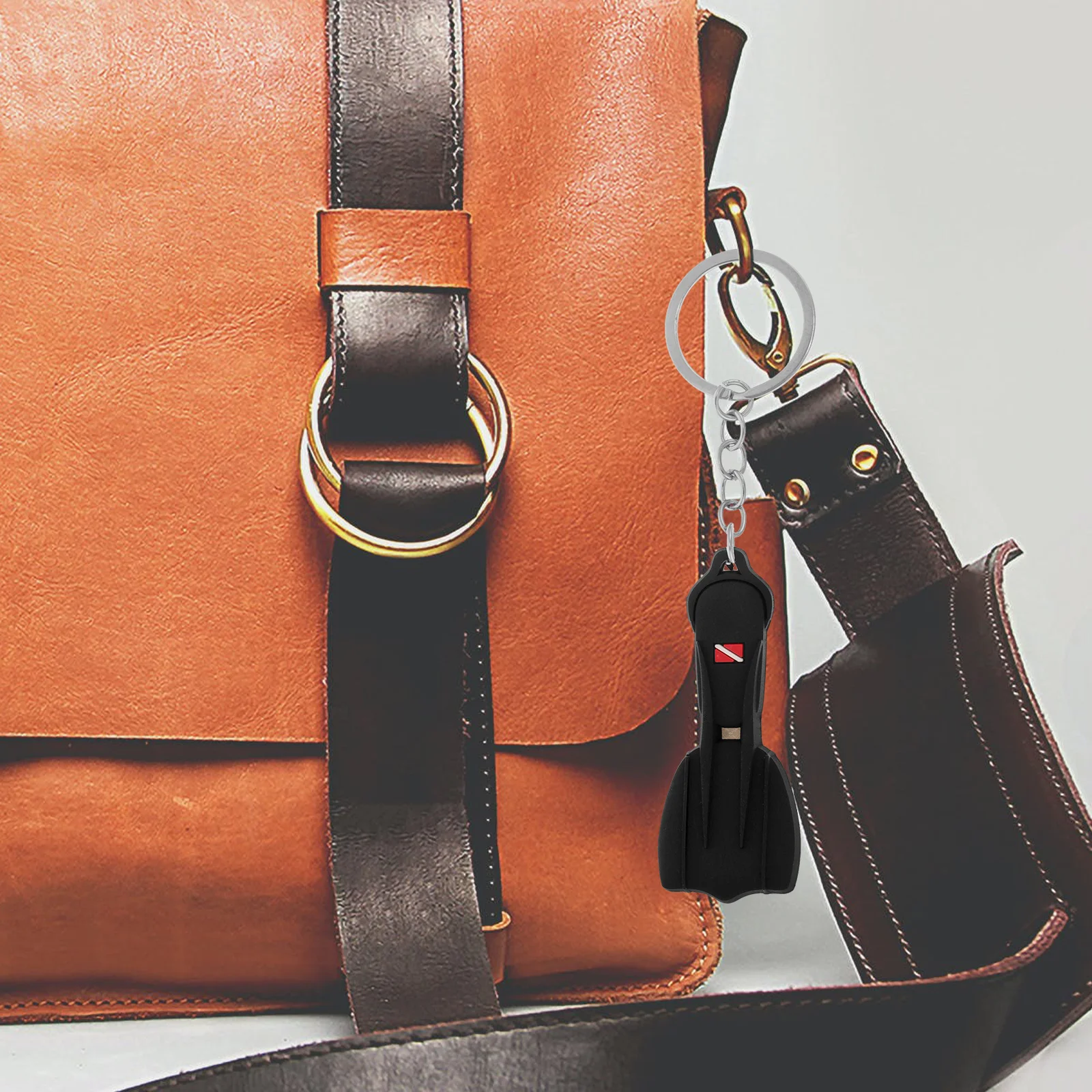 

Силиконовый брелок для дайвинга, декоративный кулон, легкий портативный сувенирный рюкзак для дайвинга, брелок для ключей, подарочный брелок