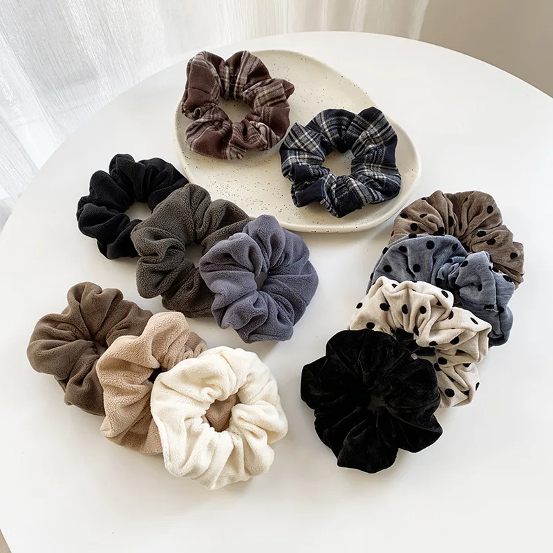 

Gentle Velvet Scrunchies, Premium Retro Autumn & Winter Hair Ties for Ponytails, New Versatile Hair Accessories for Women