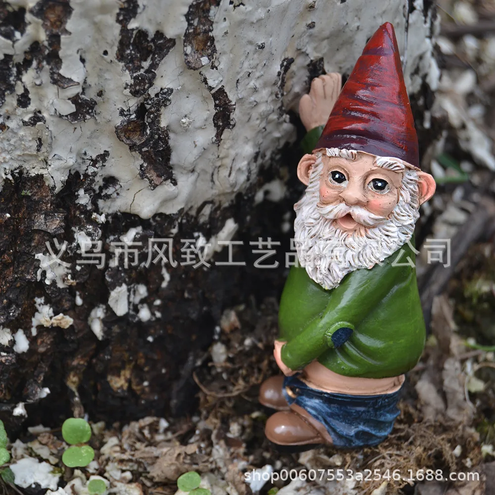 Garden Gnome Peeing on Tree- Funny Resin Figurine for Outdoor Decor