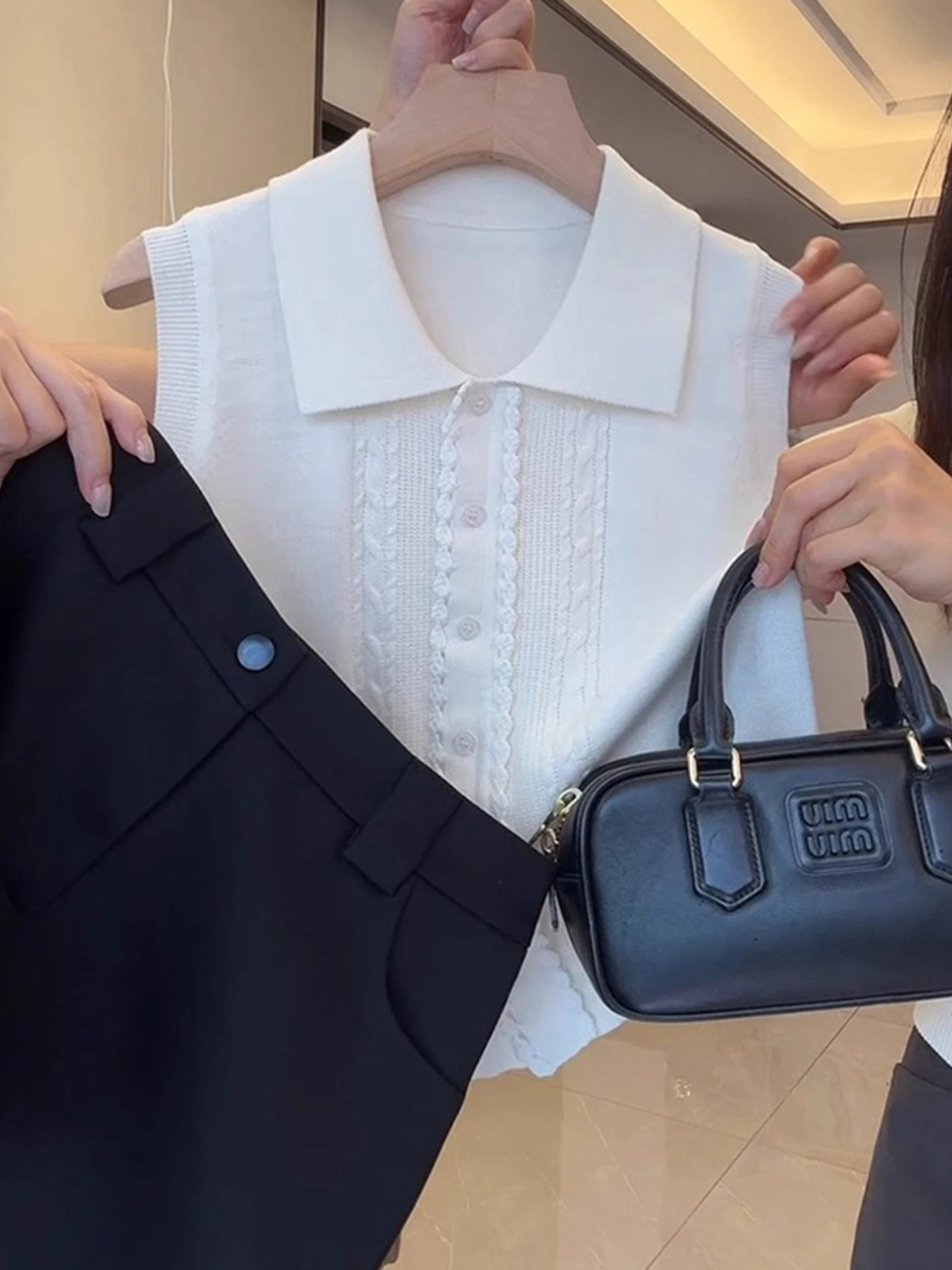 

Элегантный трикотажный топ Ele ort Svel, лето 2025, на одной пуговице, универсальный, для повседневной носки, корейская версия, прямой крой, шелковый топ