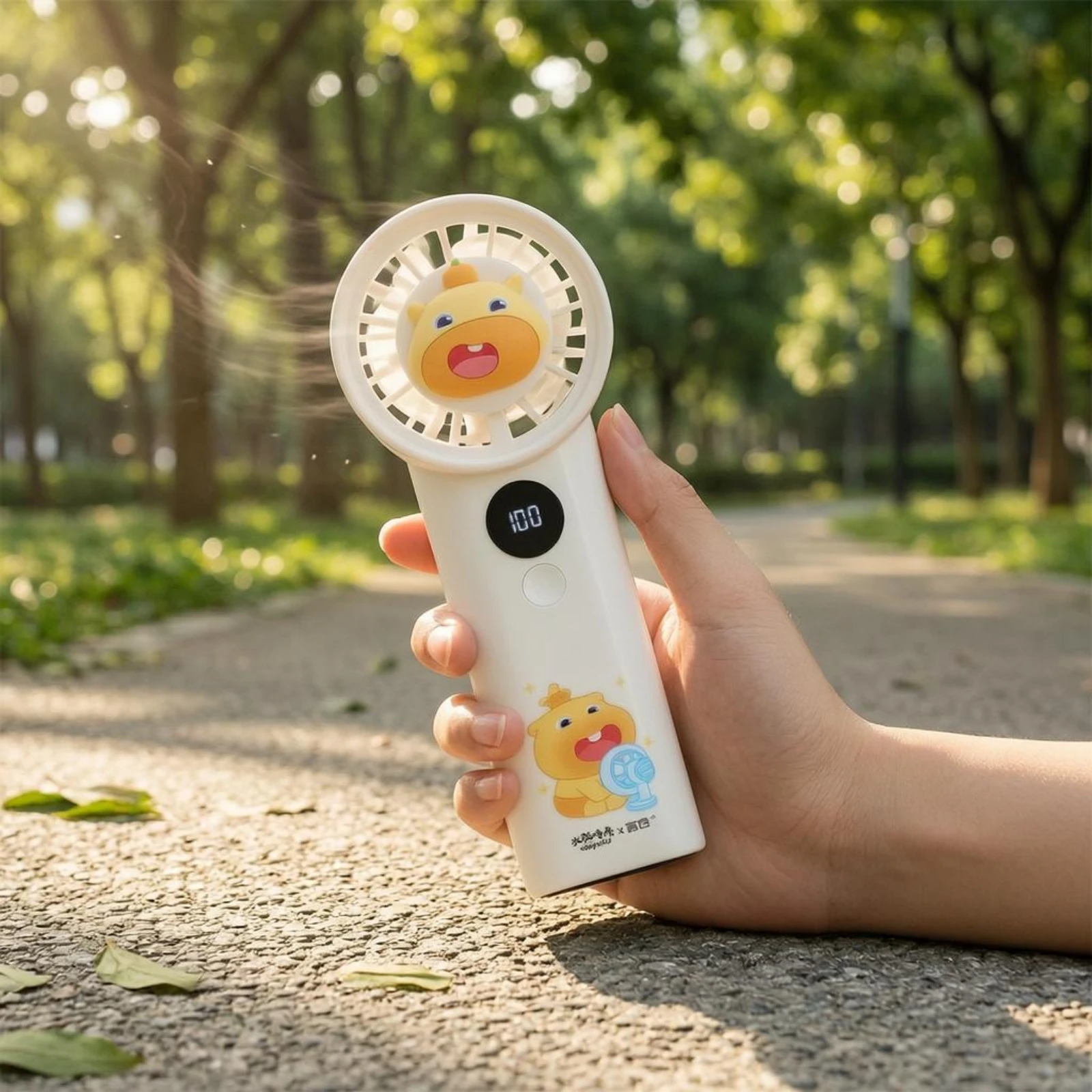 Handheld Electric Fan White Finish Desktop Electric Fan Home Appliance Round Grille Single-Button for Everyday Cooling