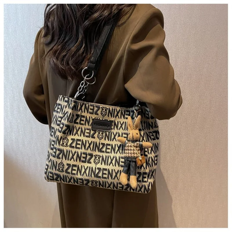 

Popular Bag with Large Capacity 2024 New Women's Fashion Autumn/Winter Commuting Tote Bag Single Shoulder Canvas Bag