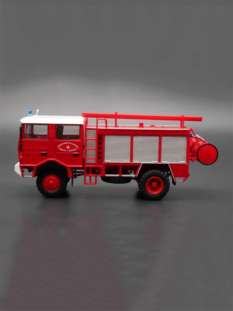 Diecast 1:43 Scale Ixo Berliet GBD Fire Truck Off-road Pump Truck Alloy Vehicle Model Finished Collection Gift Toys