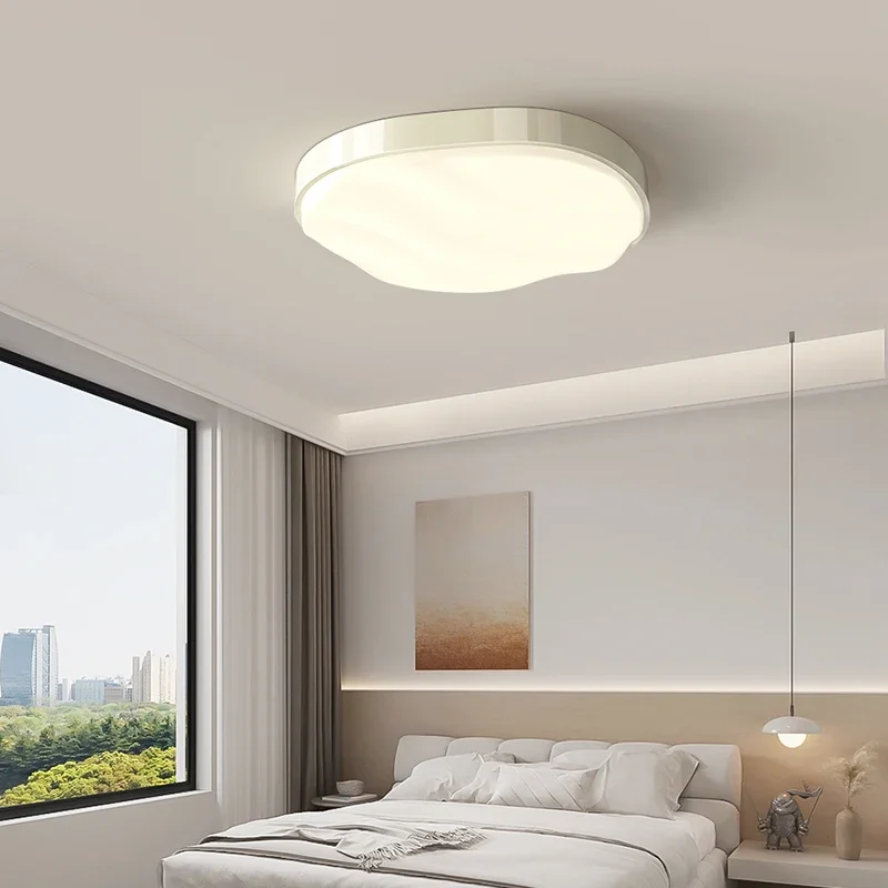 Plafonnier LED circulaire au design moderne, couleur beige vif, luminaire décoratif d'intérieur, idéal pour un salon ou une chambre à coucher