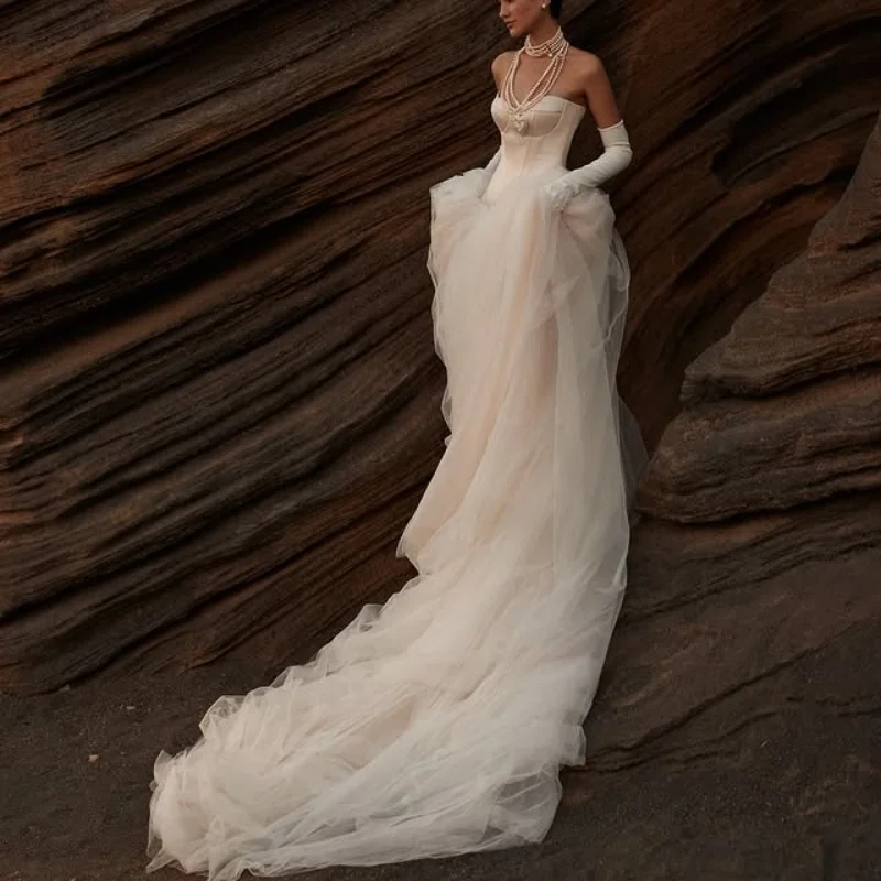 تخصيص لامعة العاج الأبيض السباغيتي الأشرطة تول فساتين الزفاف طبقات فساتين الزفاف صنع اللباس