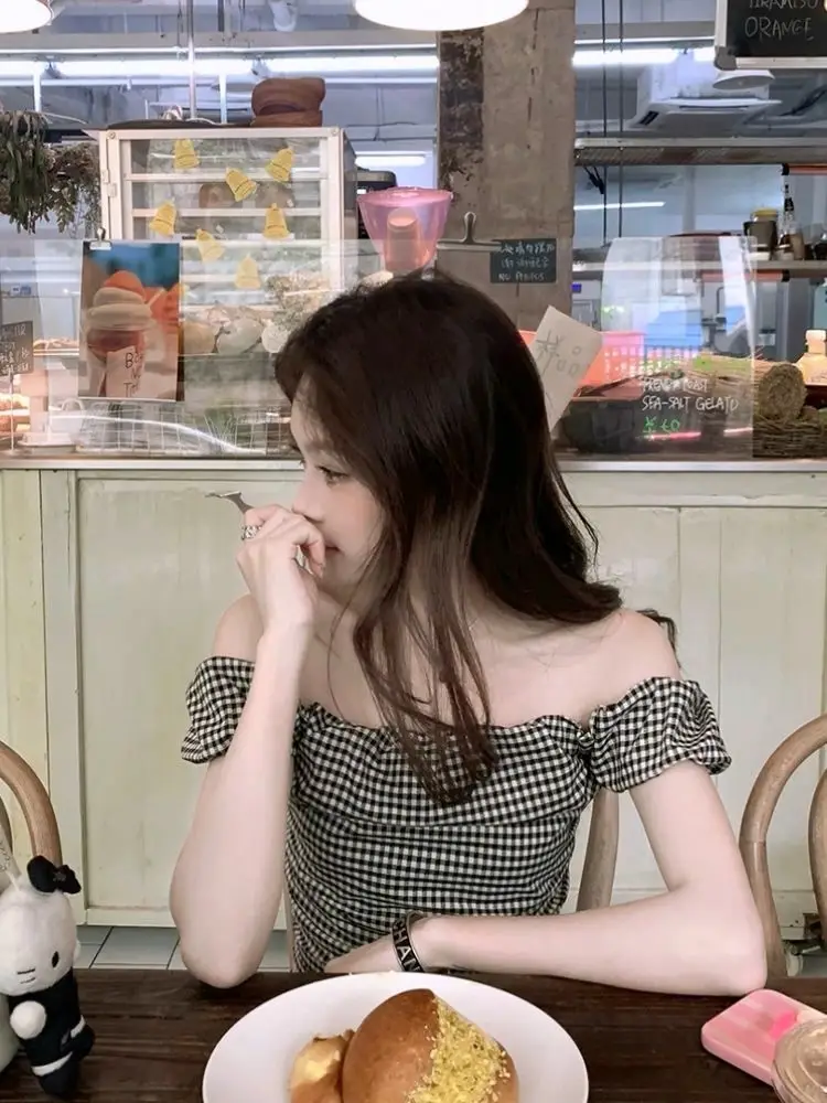 

Лето 2025 года, новая сладкая и пряная клетчатая рубашка, облегающий короткий нежный темпераментный топ