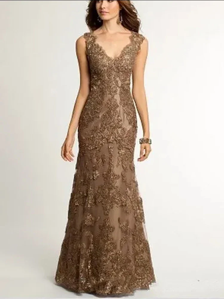 Elegant Mermaid Trumpet V Neck Brown Lace Appliques Crystal Beaded Mother of the Bride Dress Formal Party Wedding Fashion  2024