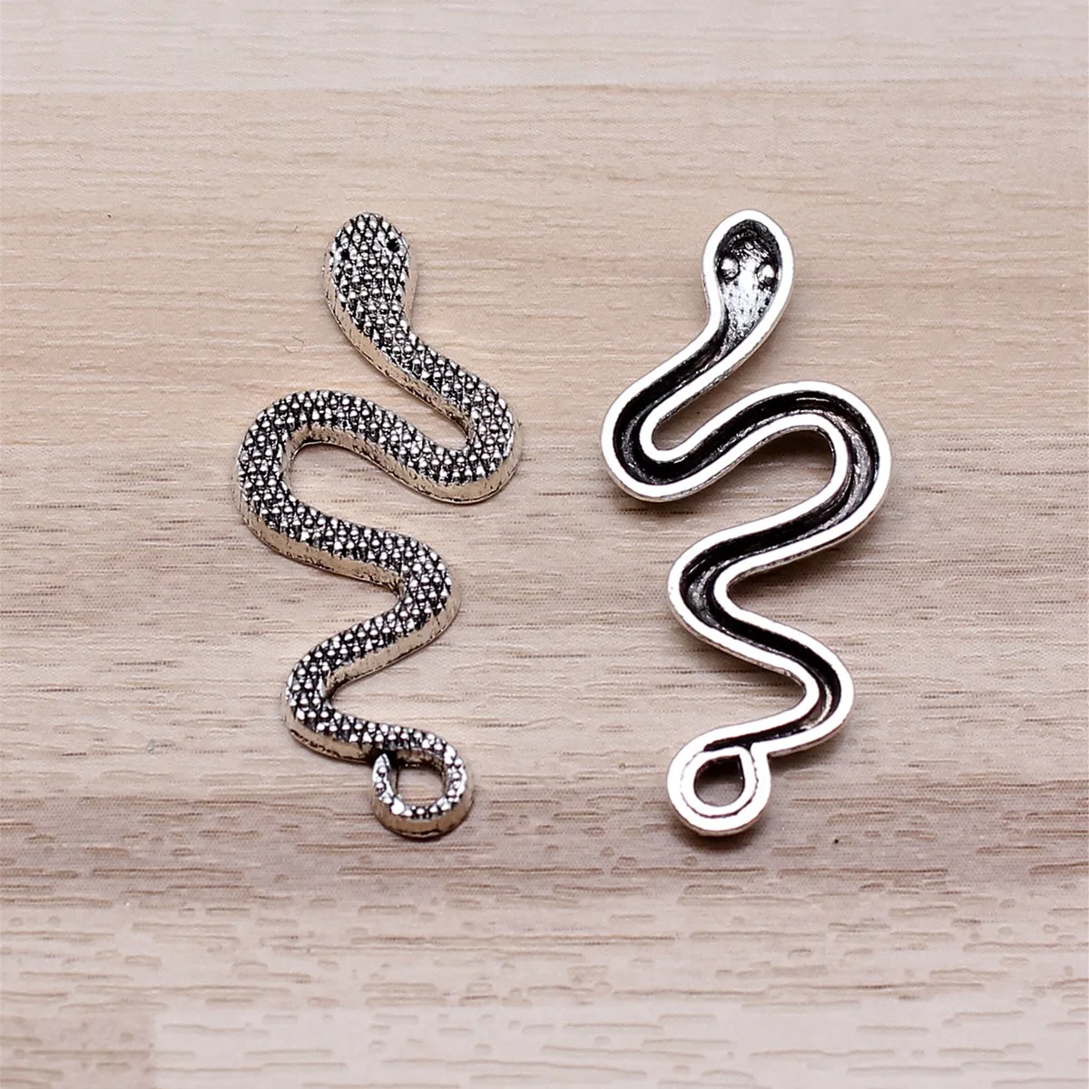 IFOCUS 20pcs/Lot Snake Charms For DIY Jewelry Making Zinc Alloy 31x14mm/1.22x0.55inch