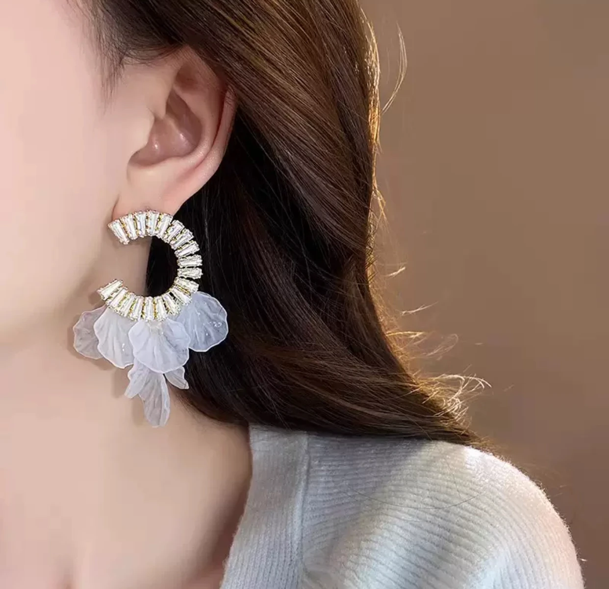 6.3*4 cm shell petal C ring luxury zircon earrings for women, design sense, niche temperament earrings, unique 2025 new ear