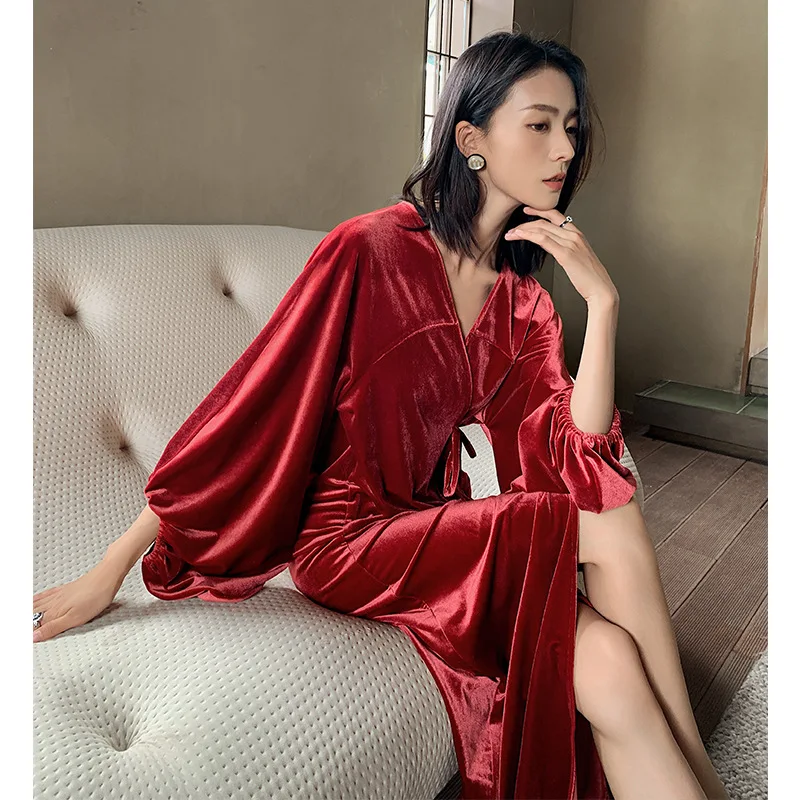 

Women Luxury Velvet Sleepwear 2023 New Autumn Nightgown Robe Soft Long Nightwear Female Home Dressing Gown Loose Peignoirs