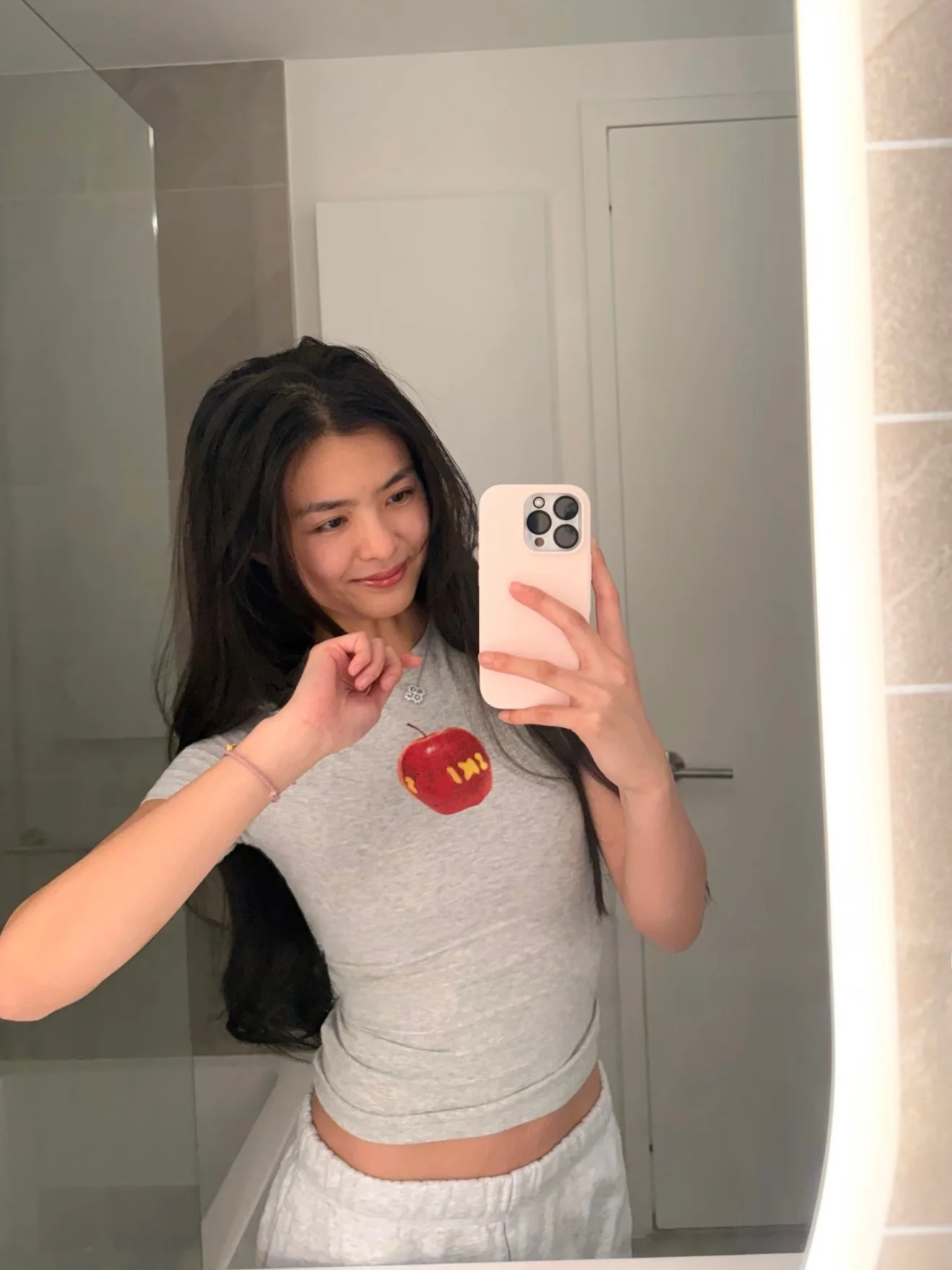 

Женская футболка Slim Fit с круглым вырезом и коротким рукавом, в стиле ретро, с красным принтом, из хлопка, повседневный топ для молодых девушек, модный