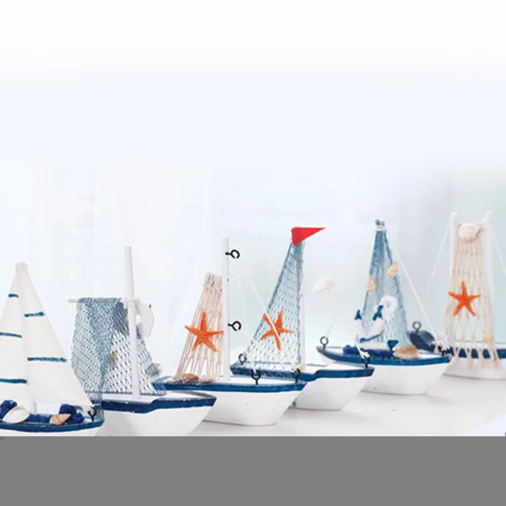 

2Pcs Wooden Decor Creative Car Craft naments Desk Bedroom Table Sailboat Craft Small Fun Gift Statue Car Decoration