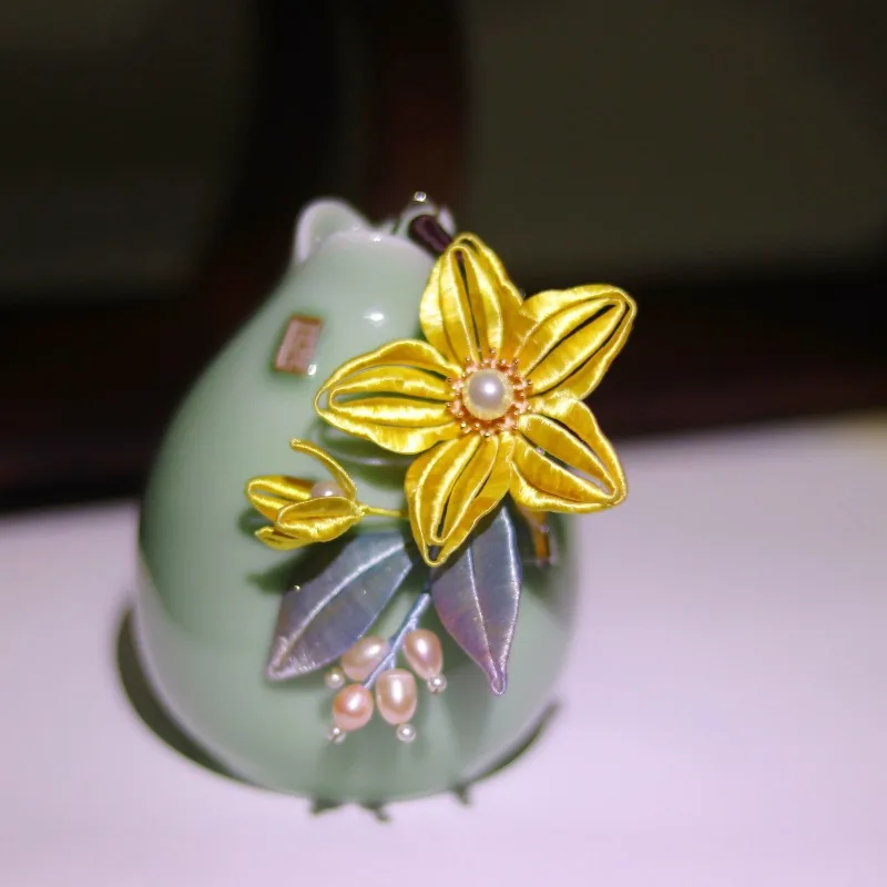 

Hand Wrapped Silk Flower Brooch Pin for Hanfu Ancient Cheongsam Corsage Accessory Pendant Ornament Elegant Vintage Women Gift