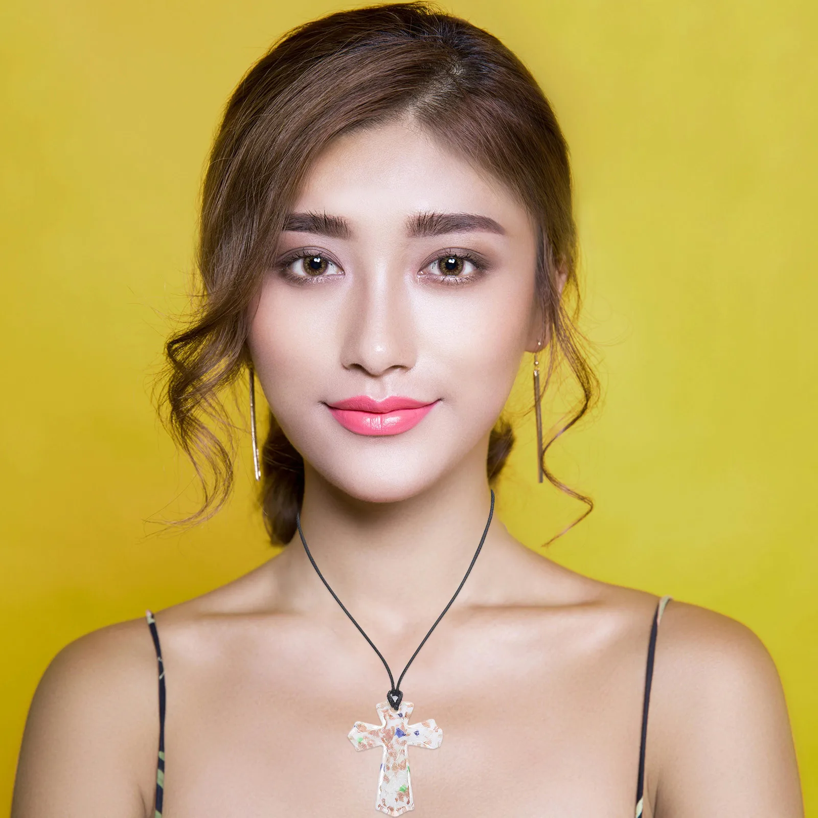 

2Pcs Glass Cross Pendant Handmade Cross Charm for DIY Jewelry Making Crystal Religious Christian Necklace