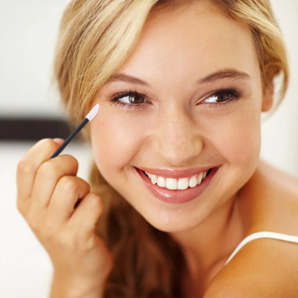 

300 Pcs Brushes Disposable Lip Brush Plastic Eyelash Tools Wooden Handle Lipstick Applicators With Wooden Handle Salon Home Use