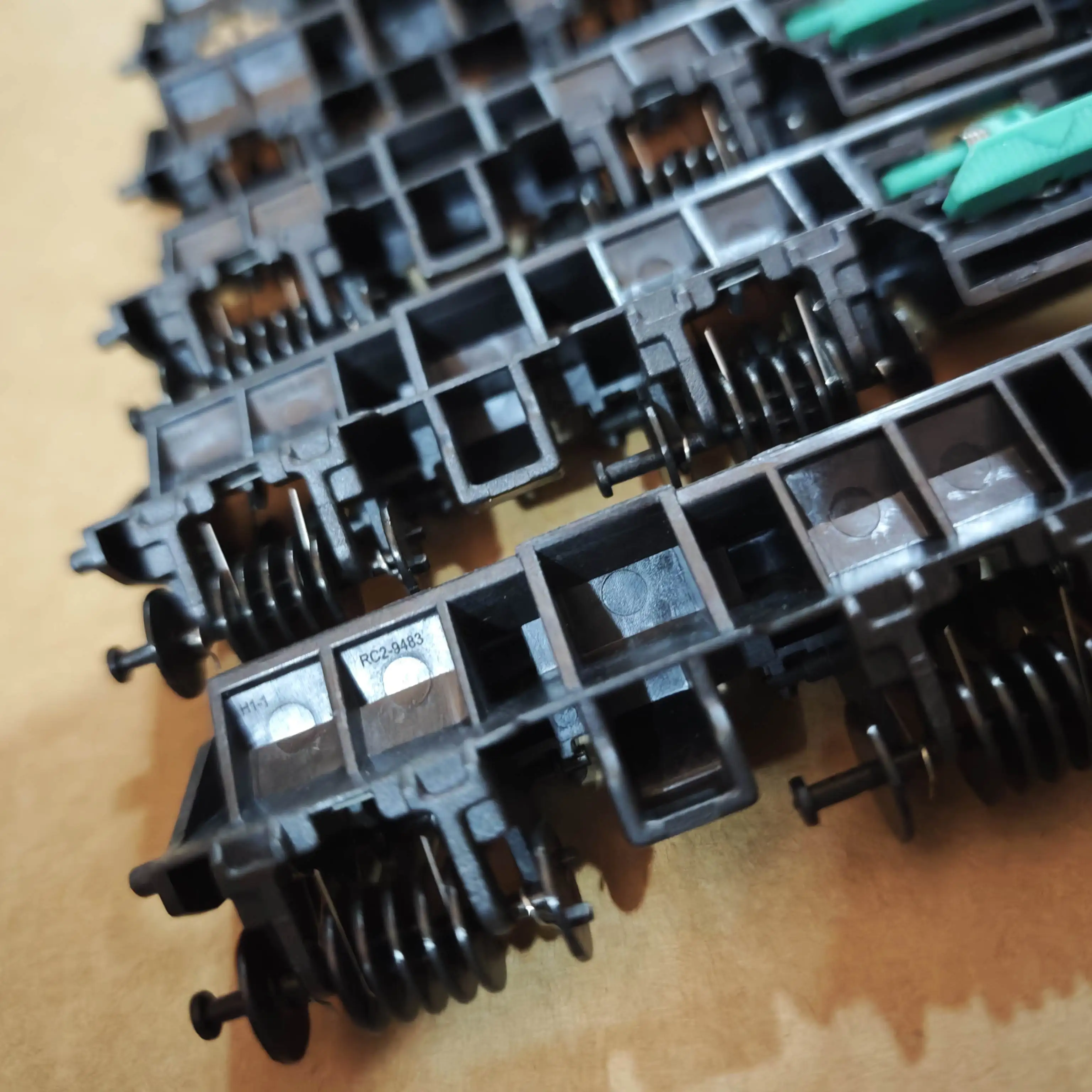 

5PC Fuser Guide Delivery for Canon MF4410 MF4710 MF4752 MF4890 MF4779 MF4712 RC2-9483-000 RC2-9484-000