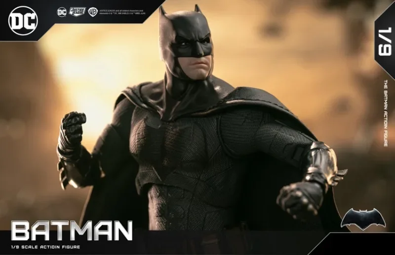 

DC Batman Fondjoy Justice League Light Armor Batman Model Limited Head Sculpt Anime Model Toys for Boys Gifts Original Box