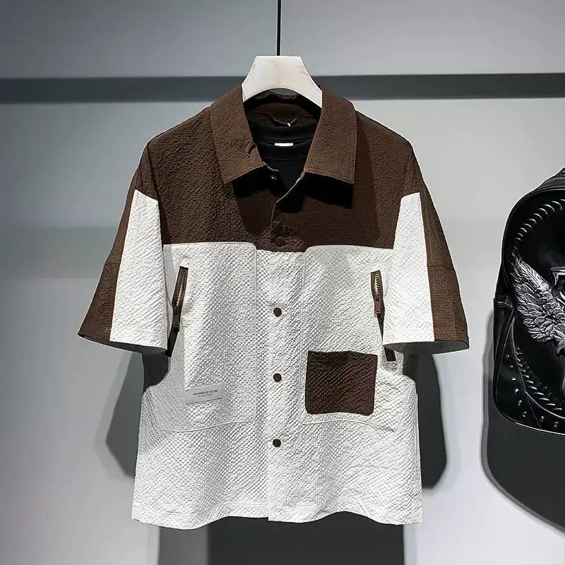 

Молодежная модная брендовая рубашка контрастного цвета с короткими рукавами, новая летняя свободная молодежная рубашка с пятью точками рукава с лацканами для мужчин