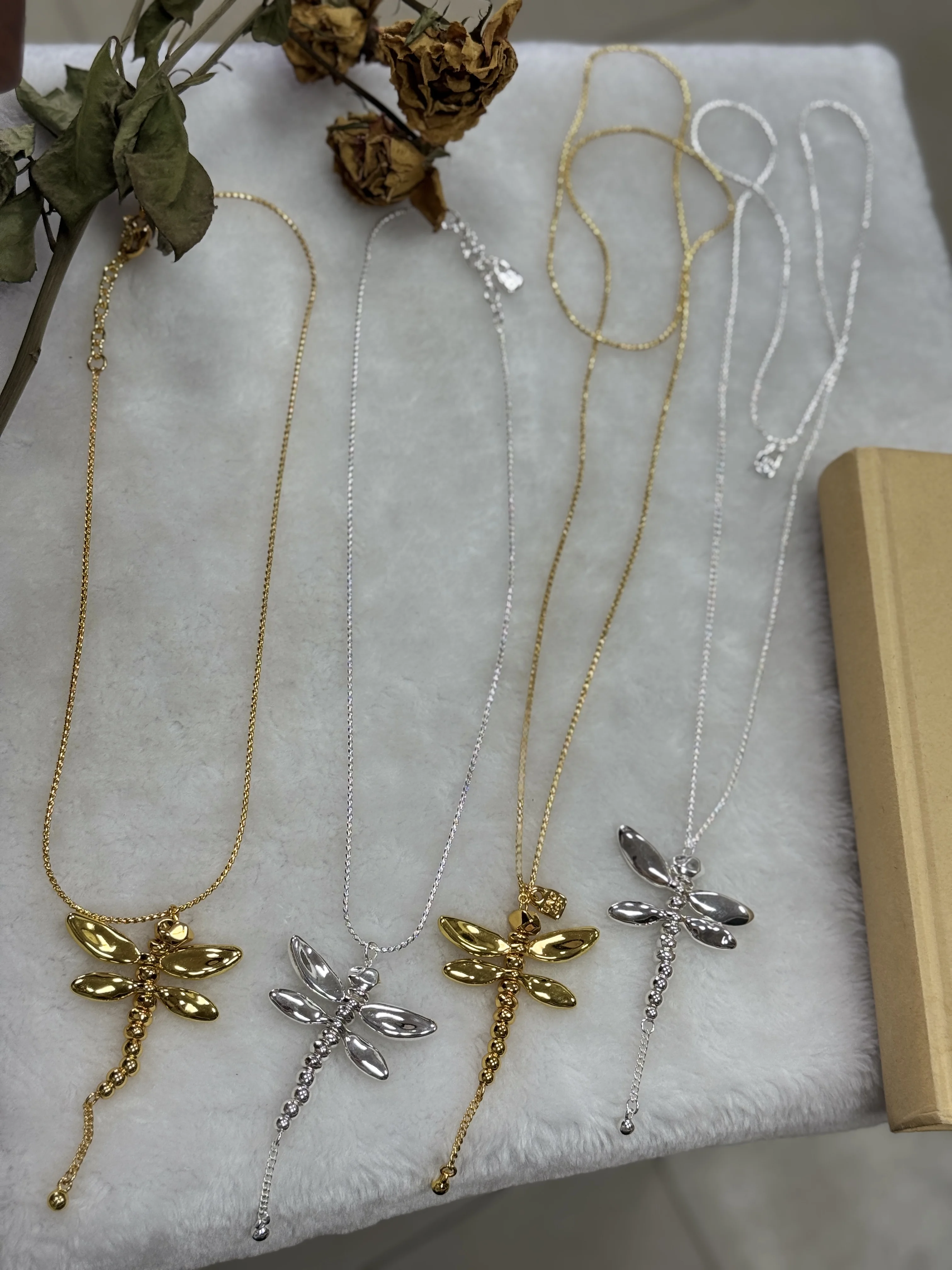 

UNOde50 Silver & 18K Gold Necklace - Luxury Fashion Elegance, Discounted Price