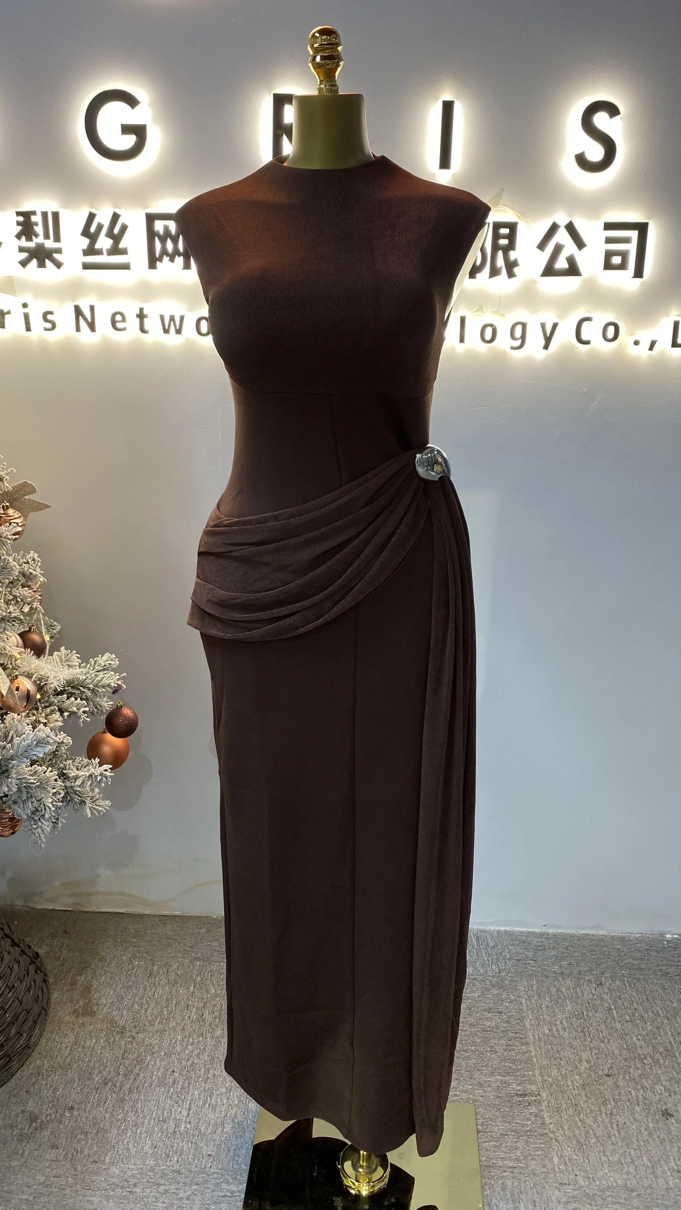 

2025 New Summer Women's Round Neck Backless Sleeveless Pleated Slim Fit Dress-GZXX121