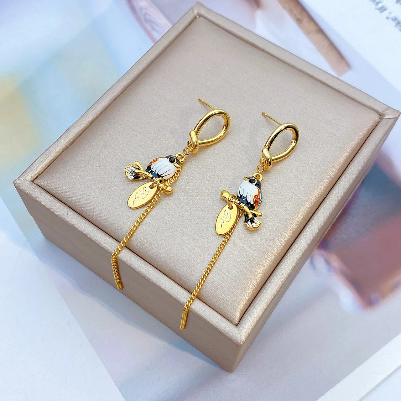 Italian Enamel Bird Earrings Retro Style Animal Magpie Earrings Temperament Face Shaping jewelry