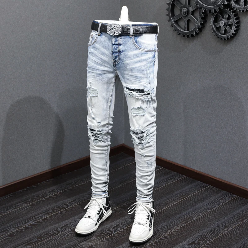 Fashionable new men's jeans with wrinkles, nostalgic stretch, slim fit, perforated patches, washed light blue jeans, hombreY2K