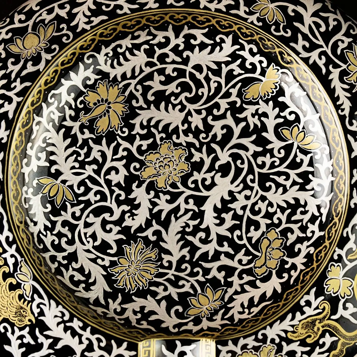 Jingdezhen High-End Black Glaze Gold Silver Inlaid Peony Dragon And Phoenix Cigar Holder Ceramic Decorative Ashtray