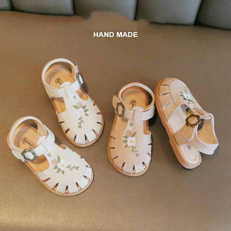 Children Sandals Girls Fashion Embroidery Geniune Leather Sandals Hollow out Soft Sole Non-slip Sandals Size 22-31