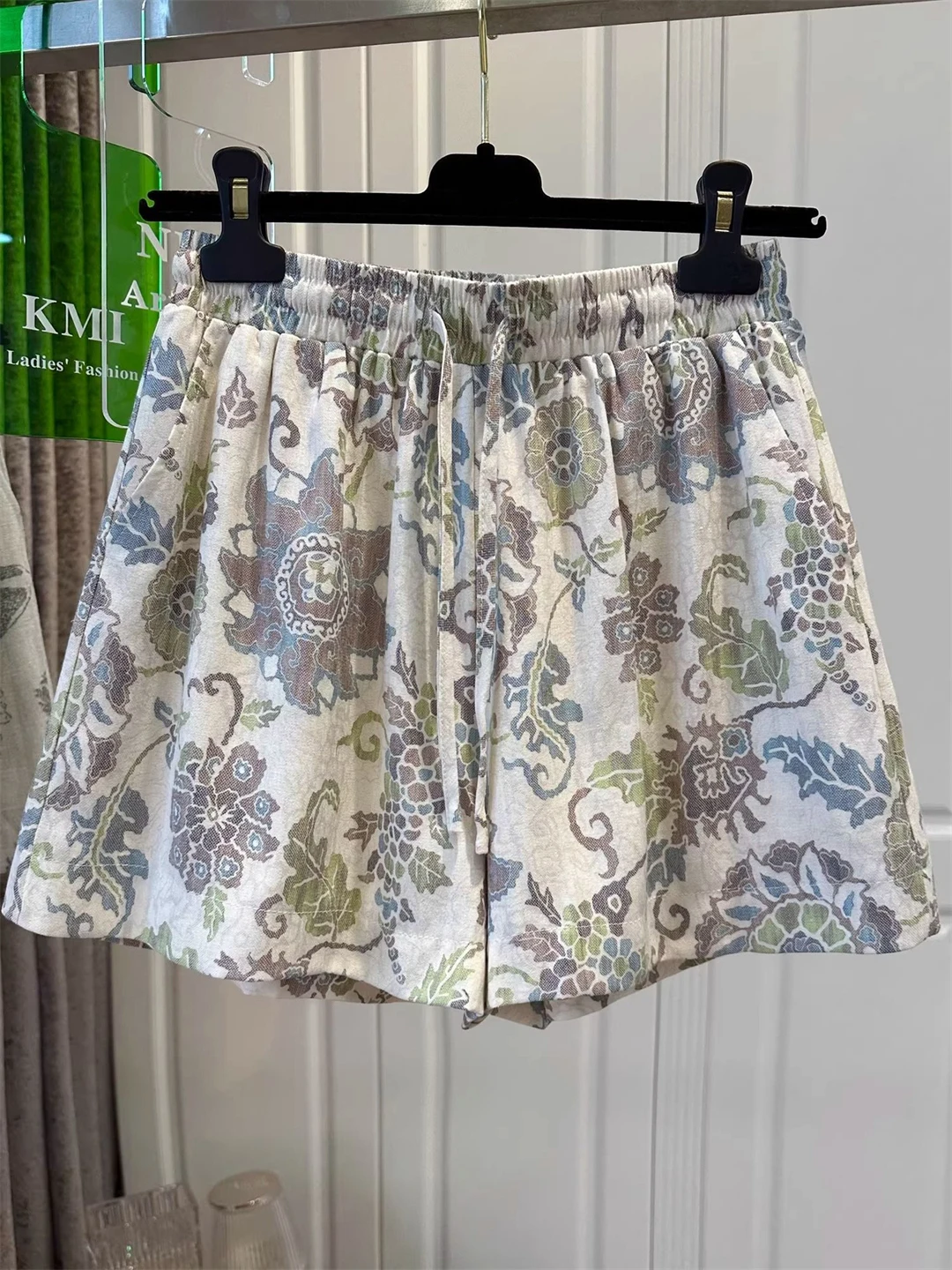 

Beach Vacation Unique Print Casual Shorts Women Summer Five-Quarter Pants High Waist Straight Leg Comfortable Korean Style