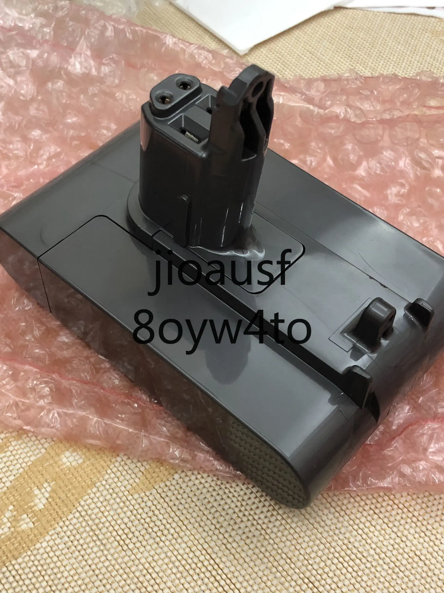 Dyson DC30 203389–02 14.8 V 1300Mah with fixing screw hole vacuum cleaner battery
