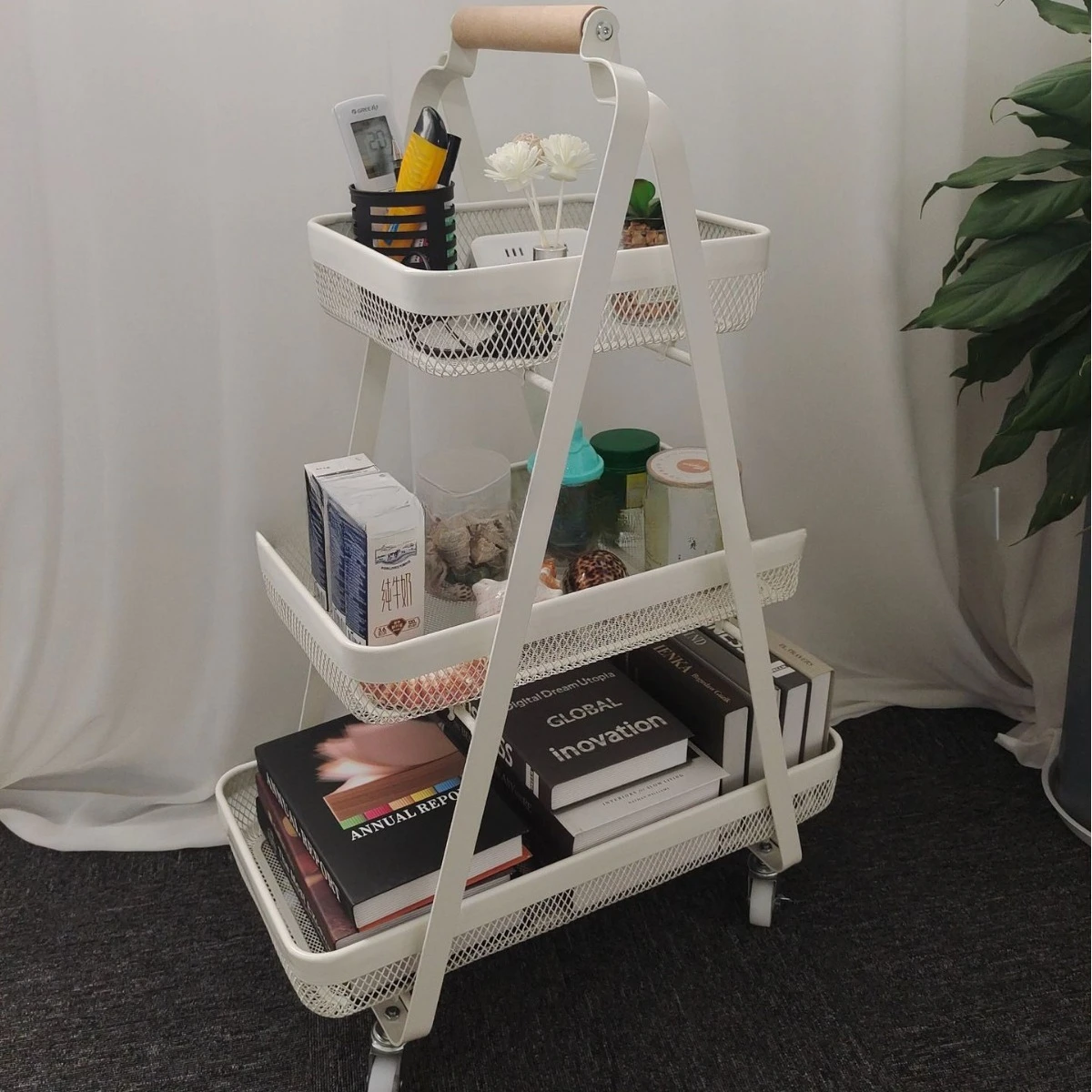 ชั้นวางของ ชั้นเก็บของสามชั้น ห้องนั่งเล่น ห้องครัว รถเข็นโลหะแบบถอดได้