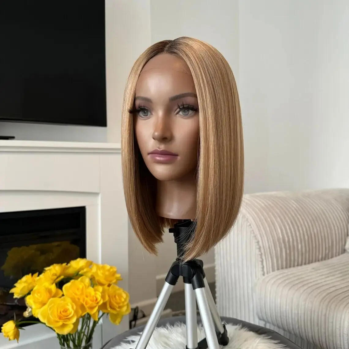 Luxury Natural Straight Wigs Middle Part Honey Blonde Synthetic Lace Front Wigs Bob Short High Density 13*4 HD Premium Fibre