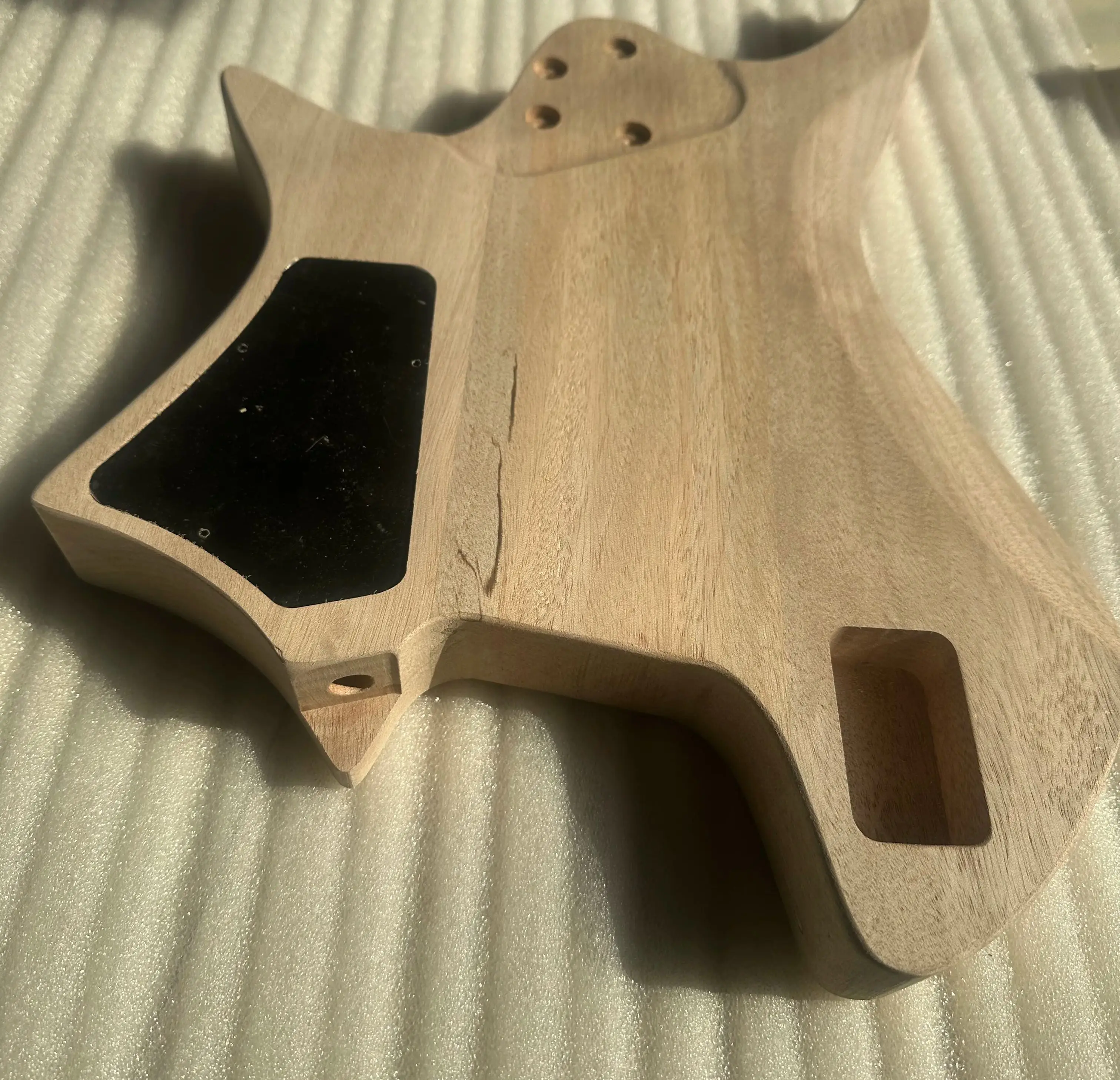 unfinished-headless-guitar-body-unfinished-mahogany-flame-maple-veneer-top-for-custom-6-string-electric-guitarra-real-photos