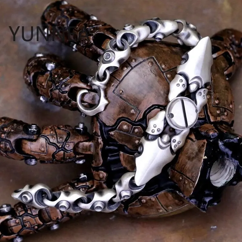 New Arrival Retro Mecha Steel Bracelet Crab Armor Silver Bracelet Creative Gift Edc Self Defense Tools